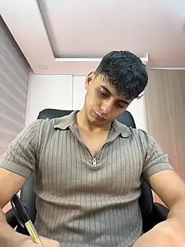 Snapshot of Markpotier_ chatting on 02-14-26, 02:52 Markpotier online show from 02-14-26, 02:52