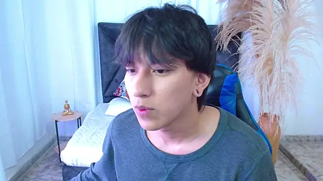 Snapshot of nikoo_18 chatting on 02-18-26, 01:40 nikoo 18 online show from 02-18-26, 01:40