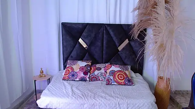 Snapshot of nikoo_18 chatting on 02-23-26, 01:52 nikoo 18 online show from 02-23-26, 01:52