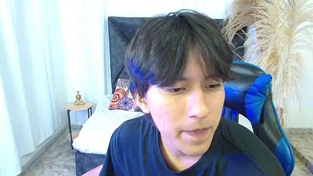 Snapshot of nikoo_18 chatting on 02-25-26, 01:43 nikoo 18 online show from 02-25-26, 01:43