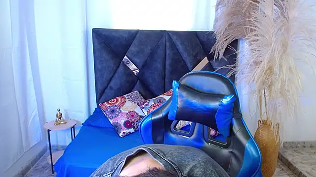 Snapshot of nikoo_18 chatting on 03-16-26, 01:26 nikoo 18 online show from 03-16-26, 01:26