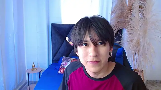 Snapshot of nikoo_18 chatting on 03-19-26, 01:48 nikoo 18 online show from 03-19-26, 01:48