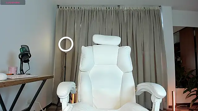 karinnixx online show from 03-12-26, 08:04