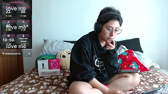 Juliexxxxtasy online show from 02-17-26, 02:02