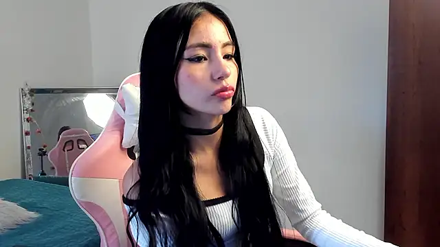 Chloe Miller 2 online show from 03-10-26, 07:19