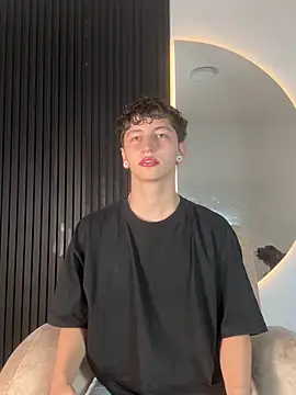 ARON LUXX online show from 02-11-26, 03:11