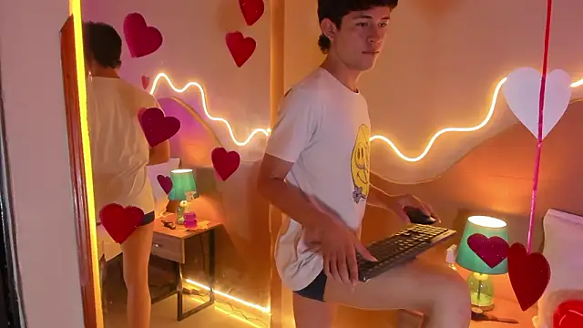 Snapshot of Christian_Foxx chatting on 02-13-26, 01:29 Christian Foxx online show from 02-13-26, 01:29