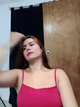 EmiNavarro online show from 07-11-26, 08:44