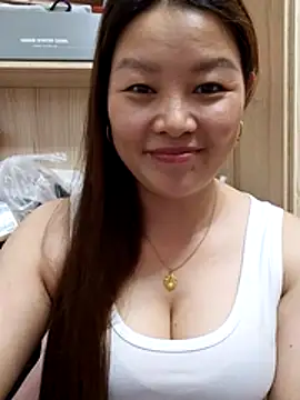 Snapshot of Jennie_dogy chatting on 08-06-26, 01:24 Jennie dogy online show from 08-06-26, 01:24