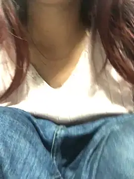 Snapshot of Cheng_baby chatting on 05-18-26, 11:43 Cheng baby online show from 05-18-26, 11:43