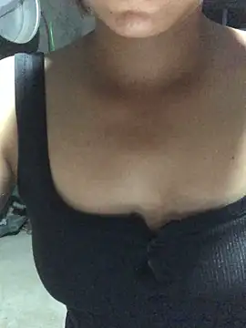 Snapshot of Cheng_baby chatting on 05-23-26, 11:36 Cheng baby online show from 05-23-26, 11:36