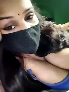 Snapshot of V-Hot-Suity chatting on 04-04-26, 11:35 V-Hot-Suity online show from 04-04-26, 11:35