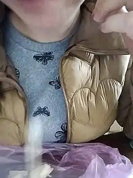 LiilyZi online show from 03-18-26, 01:20