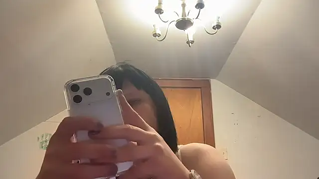 RaeganV online show from 03-06-26, 02:52