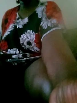 Snapshot of Sbusie44 chatting on 02-12-26, 12:11 Sbusie44 online show from 02-12-26, 12:11