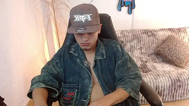 Snapshot of Mateo_Peet chatting on 02-05-26, 04:28 Mateo Peet online show from 02-05-26, 04:28