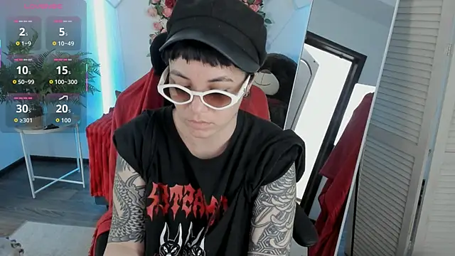 Snapshot of NeoGeisha chatting on 05-13-26, 01:08 NeoGeisha online show from 05-13-26, 01:08