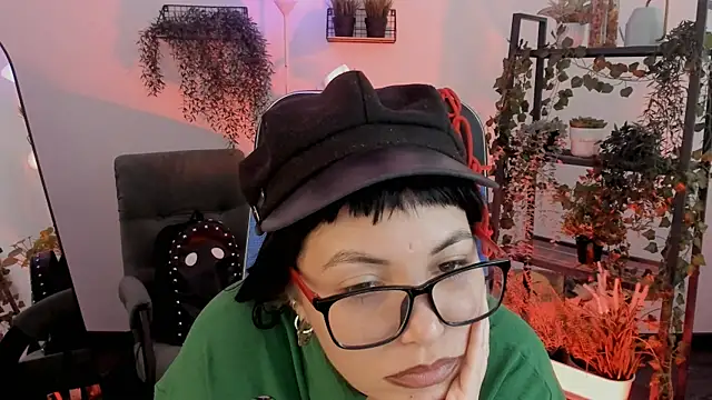 Snapshot of NeoGeisha chatting on 05-16-26, 01:21 NeoGeisha online show from 05-16-26, 01:21