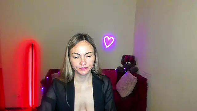 Snapshot of BlondMikey22 chatting on 06-18-26, 05:30 BlondMikey22 online show from 06-18-26, 05:30