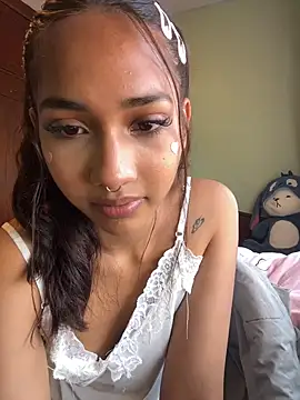 lyla luv online show from 02-15-26, 04:53