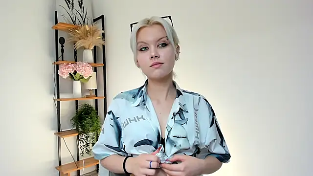 GoldenLenarz online show from 06-25-26, 11:04
