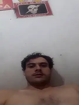 Snapshot of henriquefc2712 chatting on 03-25-26, 03:18 henriquefc2712 online show from 03-25-26, 03:18