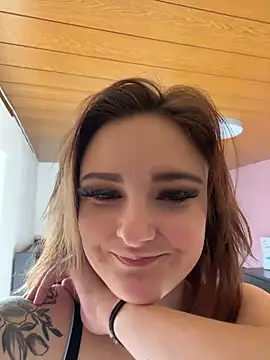 ViviLuu online show from 03-10-26, 01:05