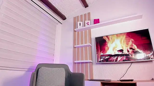 EloiseClairmont online show from 03-26-26, 06:02