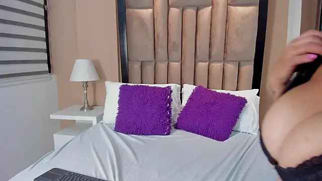 Zoe Weet online show from 02-09-26, 08:02