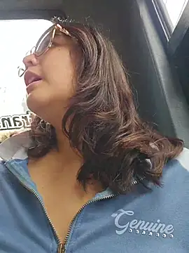 Snapshot of Mari-98 chatting on 03-26-26, 06:35 Mari-98 online show from 03-26-26, 06:35