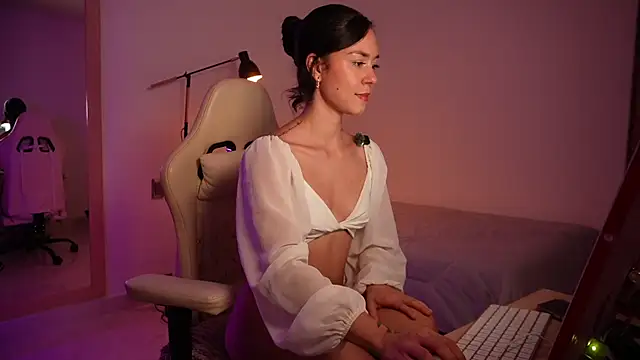Madisonlara1 online show from 05-07-26, 05:51
