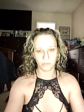 sexyymeli online show from 04-17-26, 06:05