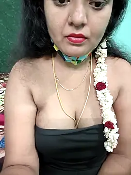 Snapshot of Tamilkannadacouple chatting on 04-09-26, 05:51 Tamilkannadacouple online show from 04-09-26, 05:51