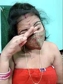 Snapshot of Tamilkannadacouple chatting on 04-18-26, 05:50 Tamilkannadacouple online show from 04-18-26, 05:50