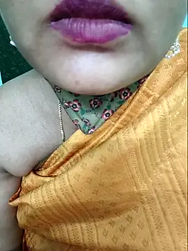 Snapshot of Tamilkannadacouple chatting on 04-21-26, 06:01 Tamilkannadacouple online show from 04-21-26, 06:01