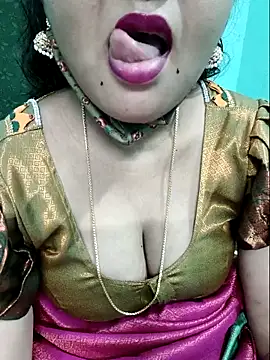 Snapshot of Tamilkannadacouple chatting on 04-23-26, 06:14 Tamilkannadacouple online show from 04-23-26, 06:14