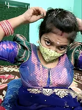 Snapshot of Tamilkannadacouple chatting on 05-08-26, 06:24 Tamilkannadacouple online show from 05-08-26, 06:24