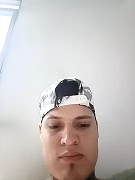 Snapshot of elvaquero06 chatting on 04-06-26, 04:46 elvaquero06 online show from 04-06-26, 04:46