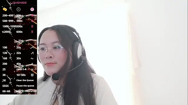 Snapshot of vivi523 chatting on 03-28-26, 06:02 vivi523 online show from 03-28-26, 06:02