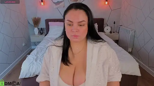 adele crown online show from 02-10-26, 01:53