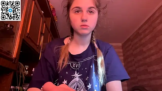 Snapshot of LovelySilk_63 chatting on 03-16-26, 08:18 LovelySilk 63 online show from 03-16-26, 08:18