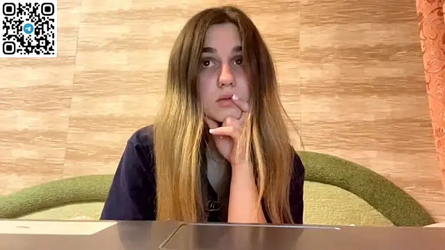 Snapshot of LovelySilk_63 chatting on 03-16-26, 08:46 LovelySilk 63 online show from 03-16-26, 08:46