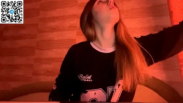 Snapshot of LovelySilk_63 chatting on 03-21-26, 01:37 LovelySilk 63 online show from 03-21-26, 01:37