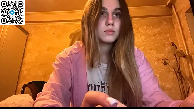 Snapshot of LovelySilk_63 chatting on 04-10-26, 06:12 LovelySilk 63 online show from 04-10-26, 06:12