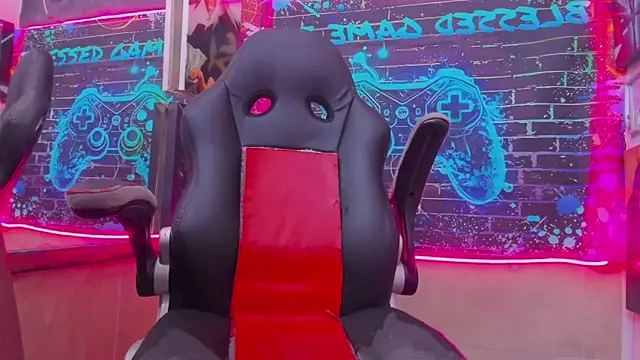 Jeanpieroo26 online show from 02-23-26, 08:39