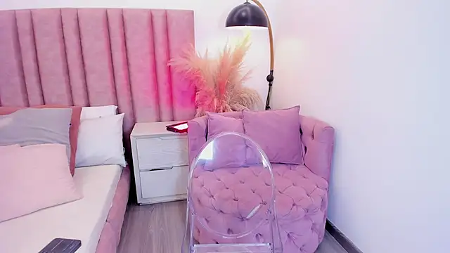 im lily  online show from 05-13-26, 12:57