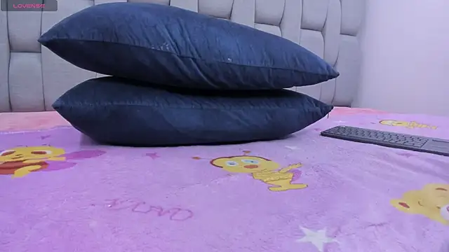 Messy-Saray- online show from 02-06-26, 01:47