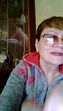 Snapshot of SophieBurns chatting on 04-07-26, 01:11 SophieBurns online show from 04-07-26, 01:11