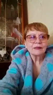 Snapshot of SophieBurns chatting on 04-10-26, 10:31 SophieBurns online show from 04-10-26, 10:31