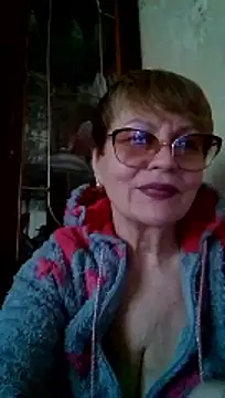 SophieBurns online show from 05-02-26, 01:49